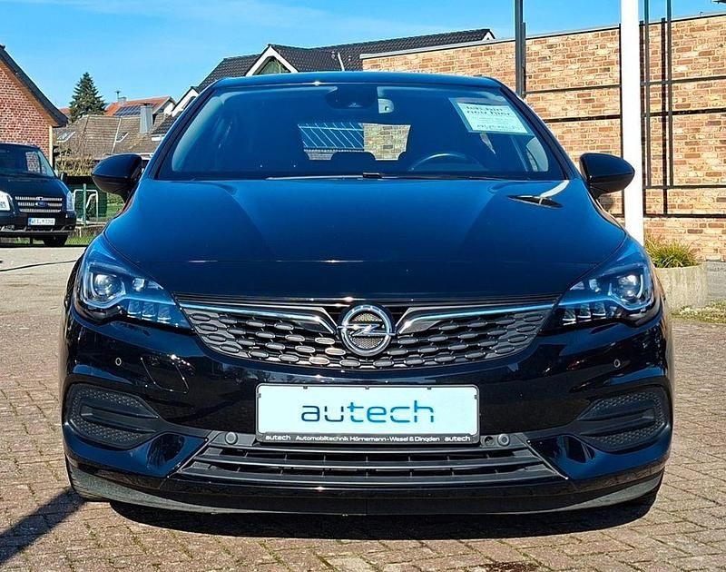 Gebraucht Opel Astra Design & Tech 131 PS (96 kW) 2021 Schwarz Limousine
