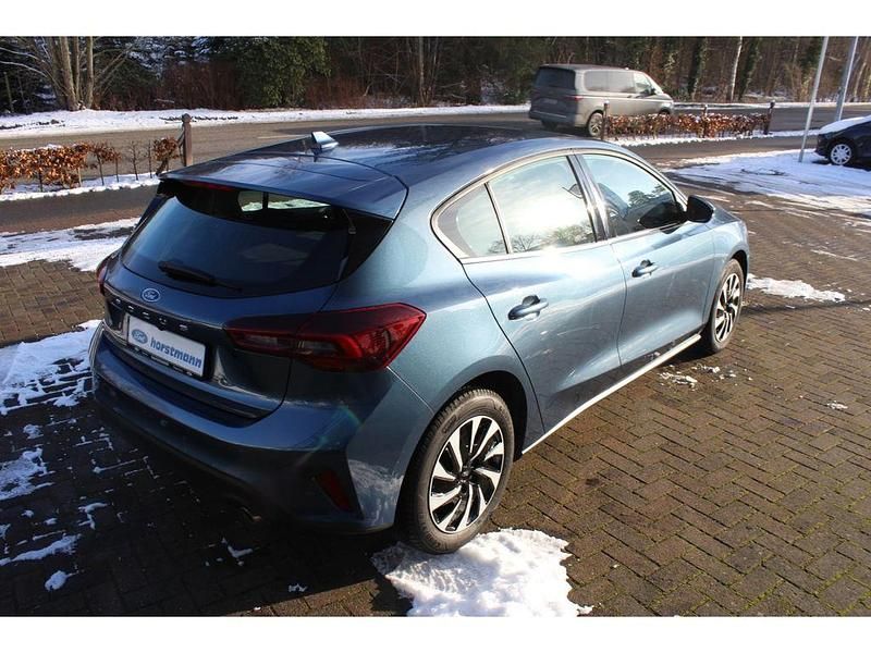 Gebraucht Ford Focus Titanium 116 PS (85 kW) 2023 Blau Limousine