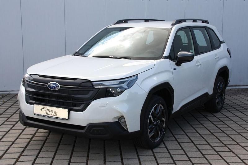 Weiß Neu 2025 Subaru Forester Trend SUV | 38.333 € (Superpreis) - Bild 1/4