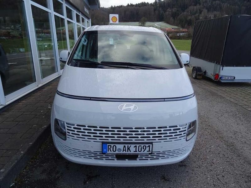 Gebraucht Hyundai Staria Trend 224 PS (164 kW) 2024 Creamy white) (weiss Van / Kleinbus