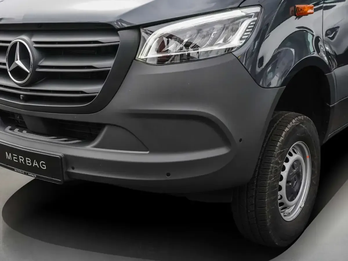 Gebraucht Mercedes Sprinter 190 PS (139 kW) 2025 Tenoritgrau Van