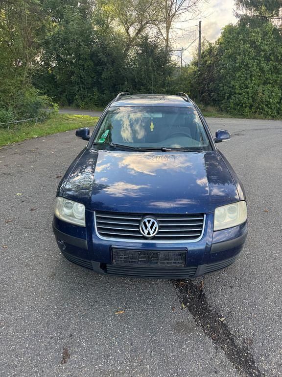 Gebraucht VW Passat 131 PS (96 kW) 2004 Blau Kombi