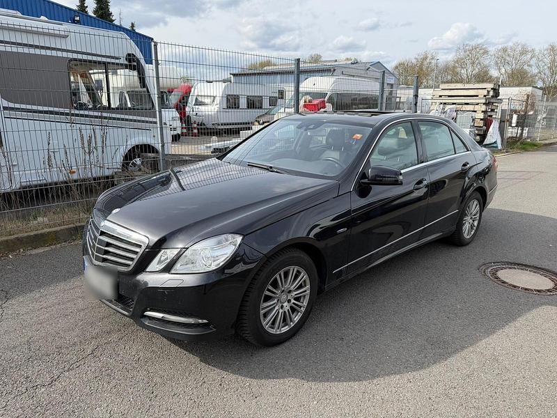 Gebraucht Mercedes E350 265 PS (194 kW) 2011 Schwarz Limousine