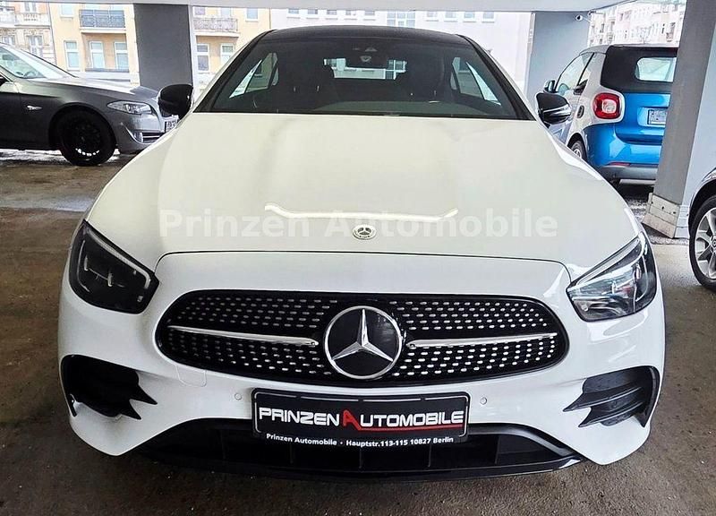 Gebraucht Mercedes E220 AMG 194 PS (142 kW) 2022 Weiß Coupé