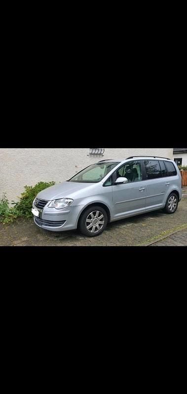 Silber Gebraucht 2009 VW Touran Van / Kleinbus | 6.100 € (Fairer Preis) - Bild 1/4