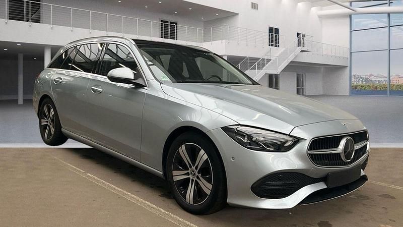 Silber Gebraucht 2023 Mercedes C220 Avantgarde Limousine | 30.980 € (Guter Preis) - Bild 1/4