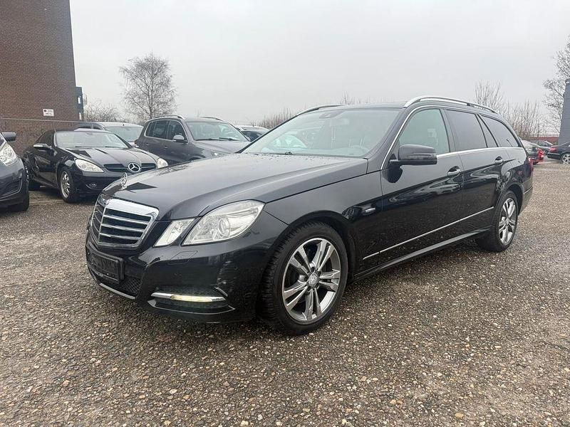 Gebraucht Mercedes E220 170 PS (125 kW) 2011 Schwarz Kombi