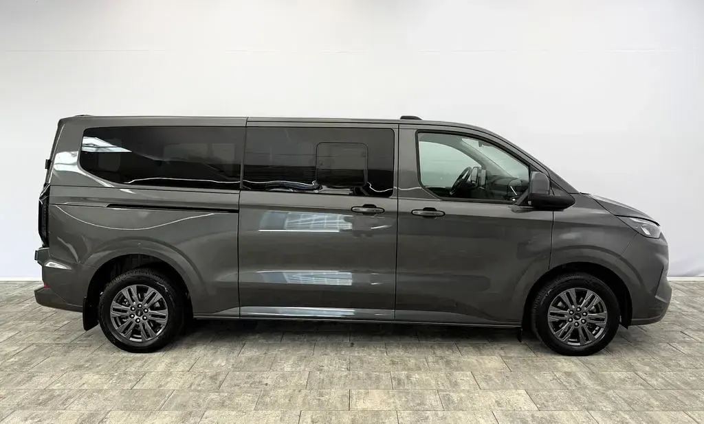 Gebraucht Ford Transit Custom Limited 170 PS (125 kW) 2025 Grau Van / Kleinbus