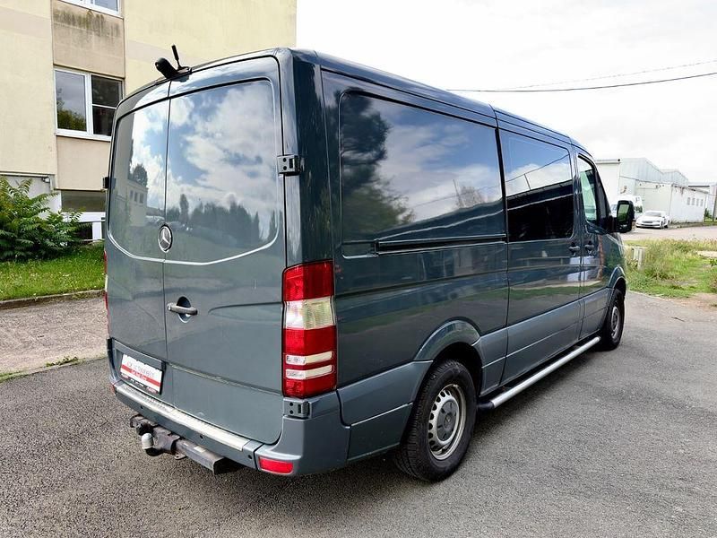 Gebraucht Mercedes V230 129 PS (94 kW) 2009 Grau Van / Kleinbus