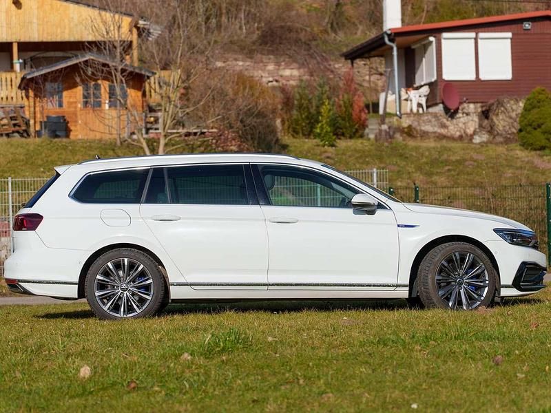 Gebraucht VW Passat GTE 156 PS (114 kW) 2020 Weiß Kombi