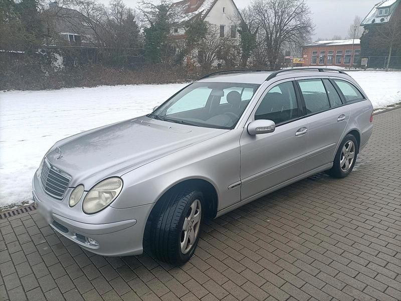 Gebraucht Mercedes E220 150 PS (110 kW) 2003 Silber Kombi