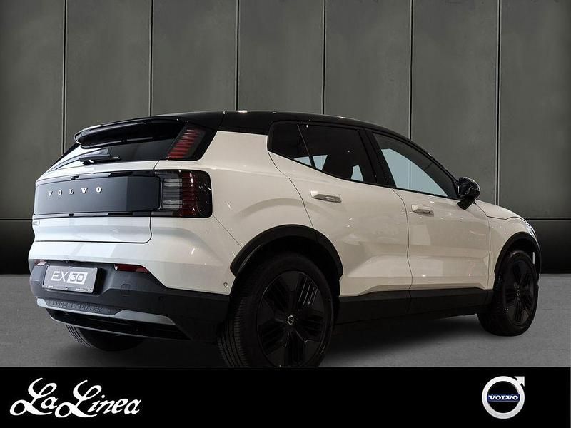 Neu Volvo EX30 CC Performance 314 kW (428 PS) 2025 Weiss SUV