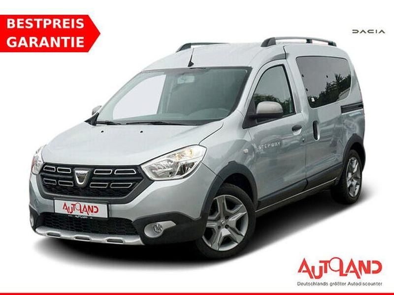 Grau Gebraucht 2021 Dacia Dokker Stepway Van | 19.490 € (Etwas zu teuer) - Bild 1/4