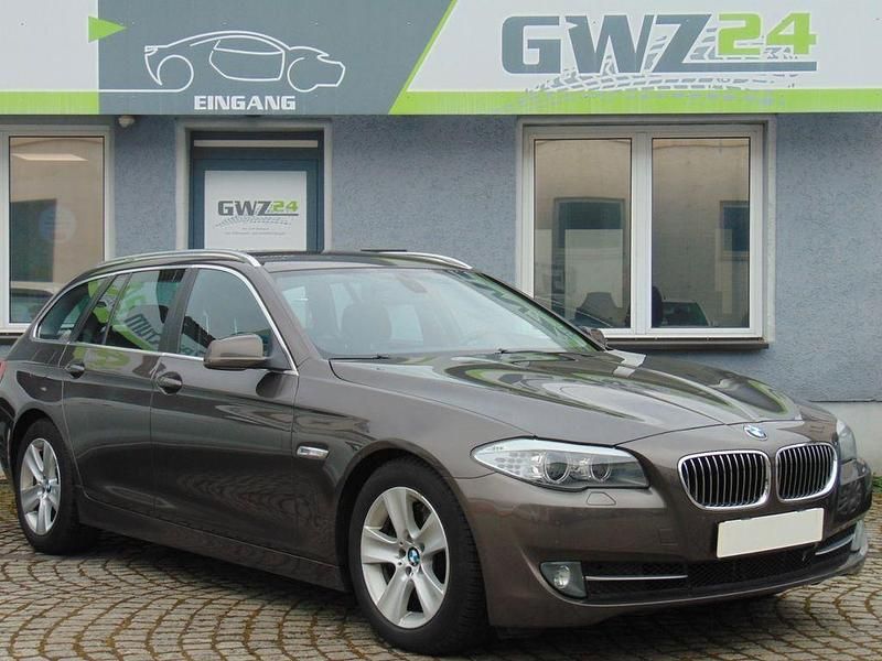 Gebraucht BMW 525 204 PS (150 kW) 2010 Braun Kombi