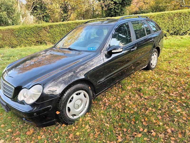 Schwarz Gebraucht 2002 Mercedes C200 Kombi | 1.950 € (Fairer Preis) - Bild 1/4