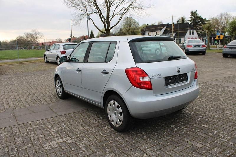 Gebraucht Skoda Fabia Cool Edition 75 PS (55 kW) 2013 Silber Limousine