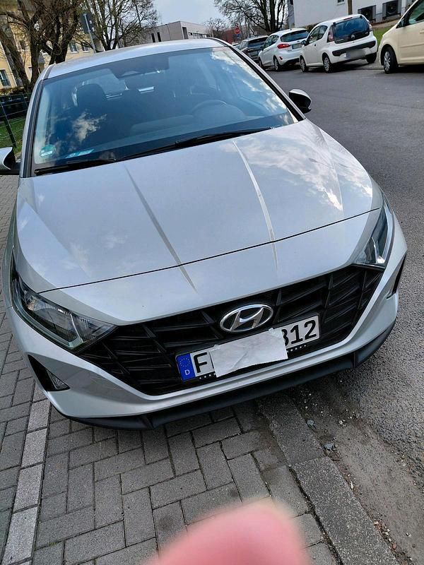 Gebraucht Hyundai i20 Select 84 PS (61 kW) 2022 Silber Kleinwagen