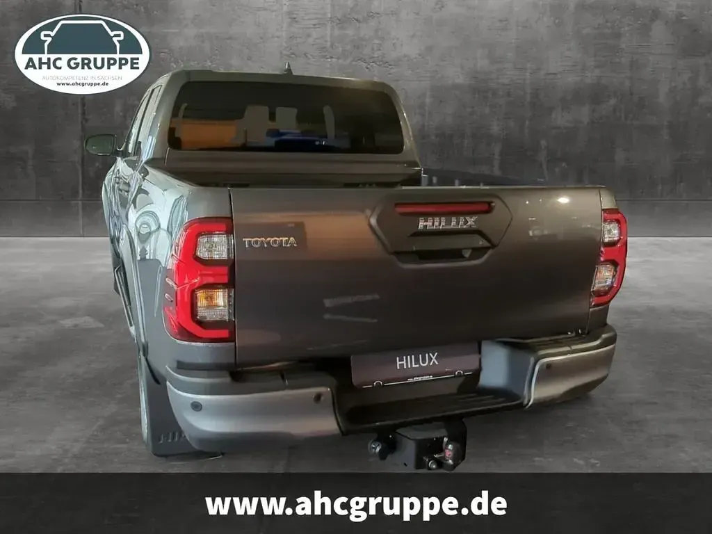 Neu Toyota HiLux 205 PS (150 kW) 2026 Grau Pickup