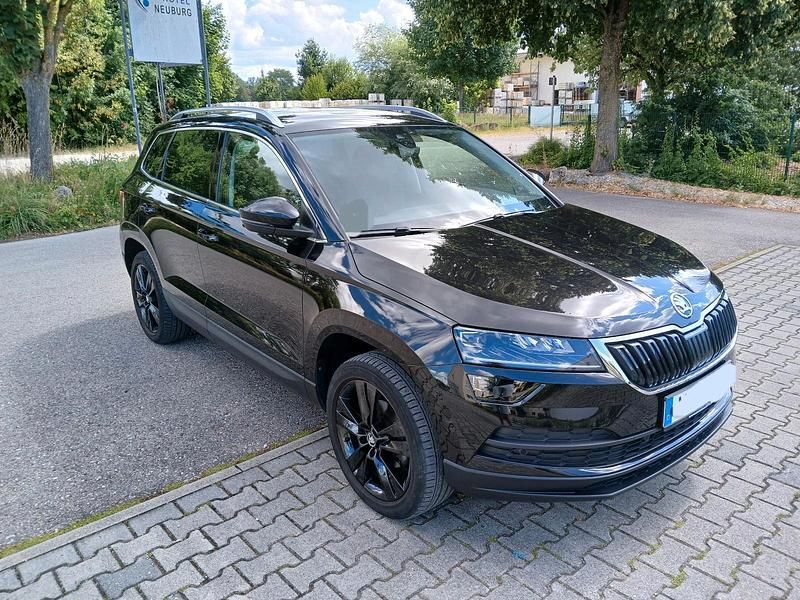 Schwarz Gebraucht 2019 Skoda Karoq Soleil SUV | 25.550 € (Etwas zu teuer) - Bild 1/4