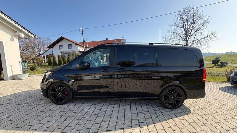 Gebraucht Mercedes Vito 237 PS (174 kW) 2023 Schwarz Van