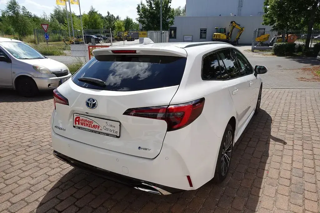 Gebraucht Toyota Corolla Team 196 PS (144 kW) 2024 Weiß Limousine