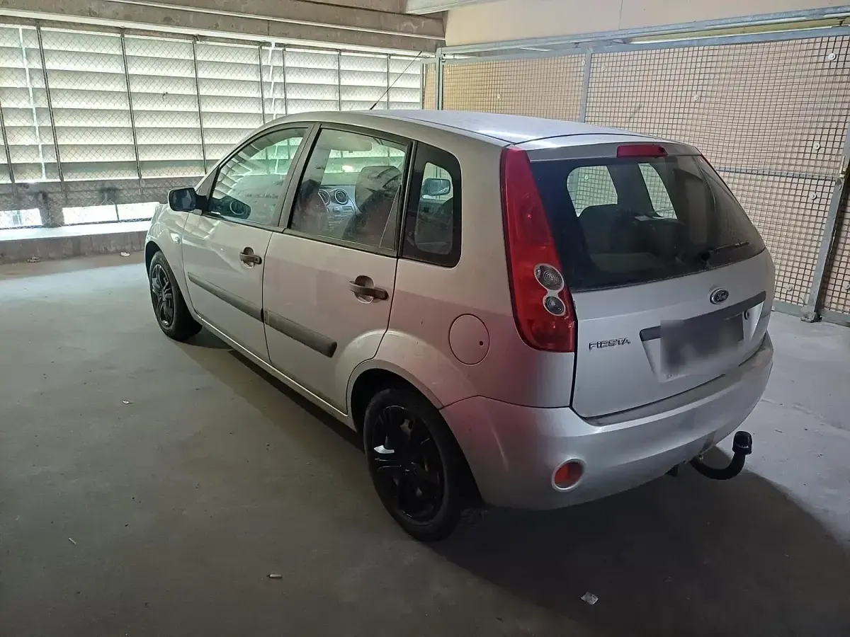 Gebraucht Ford Fiesta 80 PS (58 kW) 2007 Silber Kleinwagen