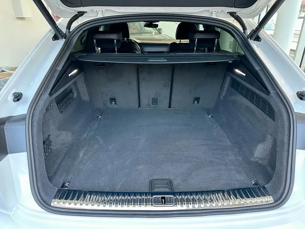 Neu Audi Q8 S-Line 286 PS (210 kW) 2026 0q carrarweiß SUV