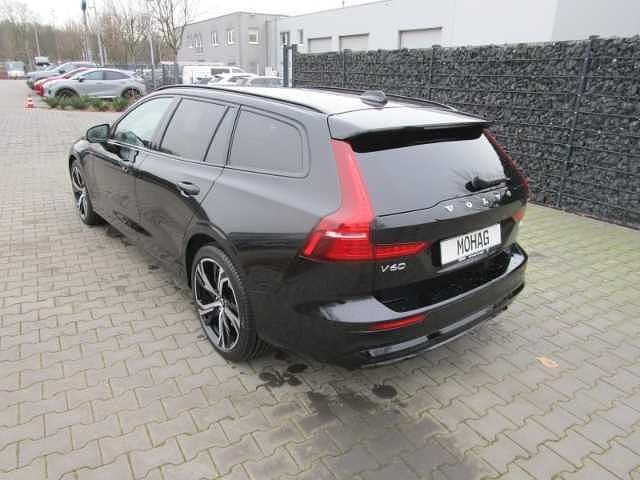 Gebraucht Volvo V60 145 PS (106 kW) 2024 Kombi