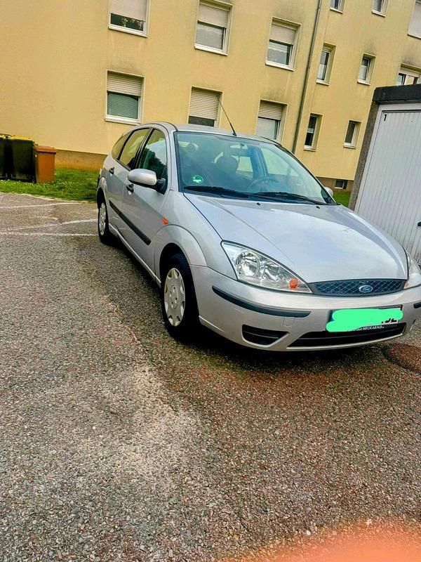 Usata Ford Focus 101 CV (74 kW) 2004 Argento Utilitaria