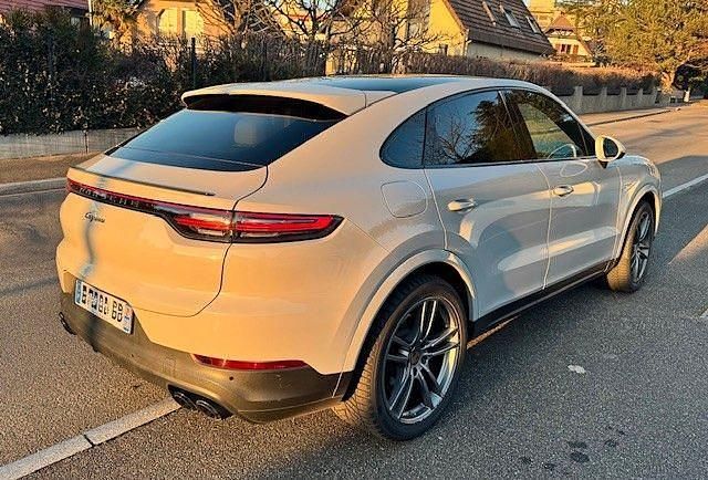 Grau Gebraucht 2020 Porsche Cayenne SUV | 59.000 € (Teuer) - Bild 1/4