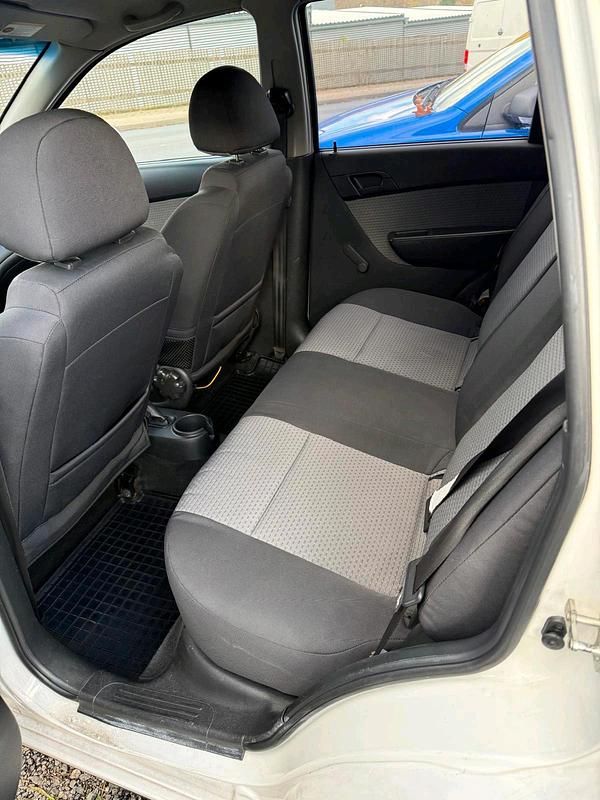 Gebraucht Chevrolet Aveo 84 PS (61 kW) 2009 Weiß Kleinwagen