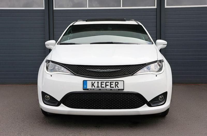 Gebraucht Chrysler Pacifica Limited 291 PS (214 kW) 2020 Weiß Van / Kleinbus