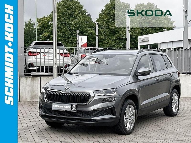 Grau Gebraucht 2024 Skoda Karoq Selection SUV | 29.970 € (Guter Preis) - Bild 1/4