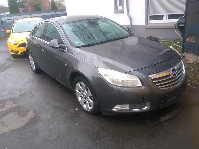 Gebraucht Opel Insignia 131 PS (96 kW) 2010 Grau Limousine