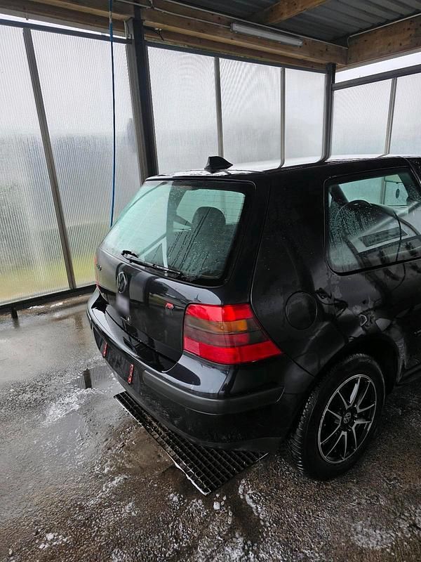 Gebraucht VW Golf IV 75 PS (55 kW) 1999 Schwarz Kleinwagen