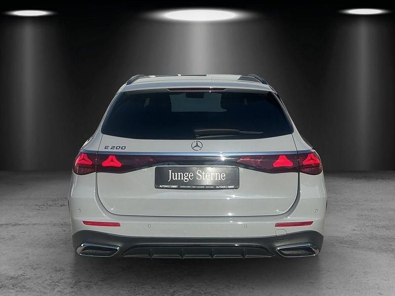 Gebraucht Mercedes E200 AMG 204 PS (150 kW) 2023 Grau Limousine