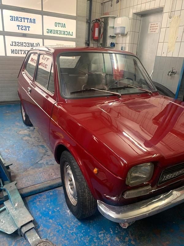 Rot Gebraucht 1971 Fiat 127 Kleinwagen | 7.400 € - Bild 1/4