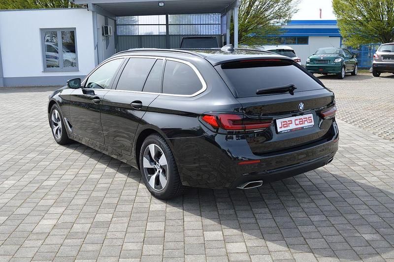 Gebraucht BMW 520 190 PS (139 kW) 2023 Schwarz Kombi
