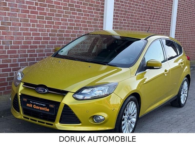 Gebraucht Ford Focus Titanium 150 PS (110 kW) 2011 Gelb Limousine