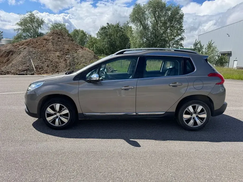 Gebraucht Peugeot 2008 Allure 82 PS (60 kW) 2016 Grau SUV
