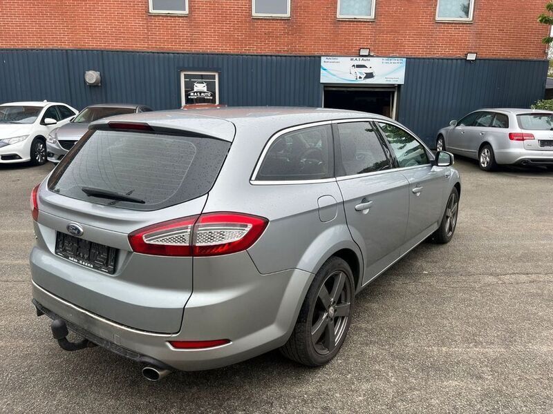Gebraucht Ford Mondeo Titanium 203 PS (149 kW) 2011 Silber Limousine