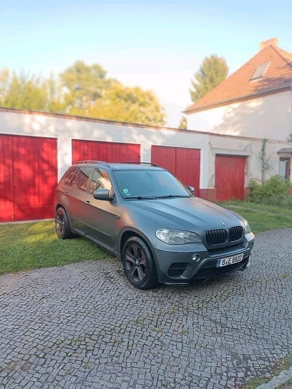 Grau Gebraucht 2011 BMW X5 SUV | 14.900 € (Guter Preis) - Bild 1/4