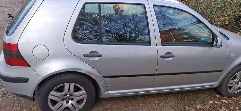 Silber Gebraucht 2002 VW Golf IV Limousine | 520 € (Superpreis) - Bild 1/4