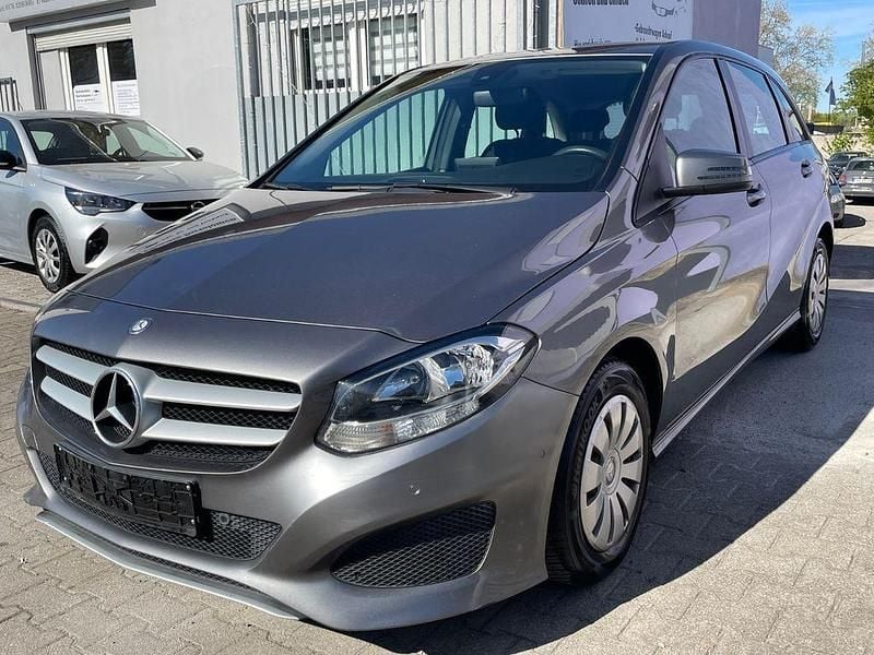 Gebraucht Mercedes B180 109 PS (80 kW) 2015 Grau Van / Kleinbus