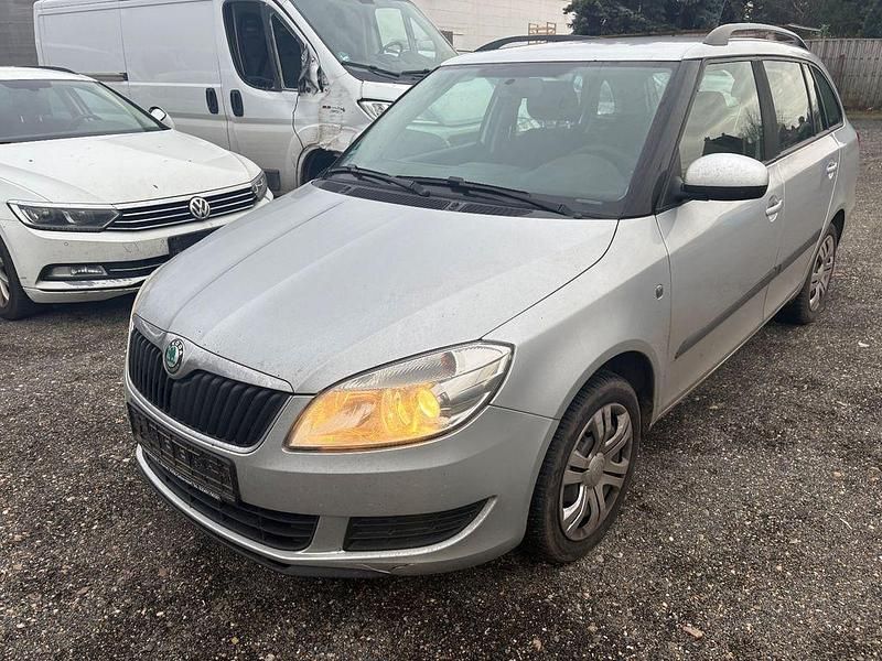 Gebraucht Skoda Fabia Ambiente 90 PS (66 kW) 2010 Silber Kombi