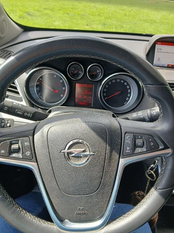 Grau Gebraucht 2015 Opel Mokka SUV | 7.490 € (Guter Preis) - Bild 1/4