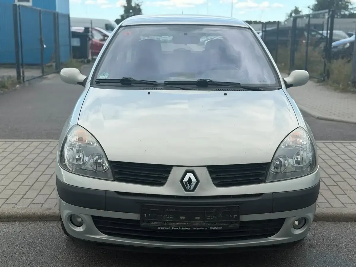 Gebraucht Renault Clio 75 PS (55 kW) 2005 Silber Kleinwagen