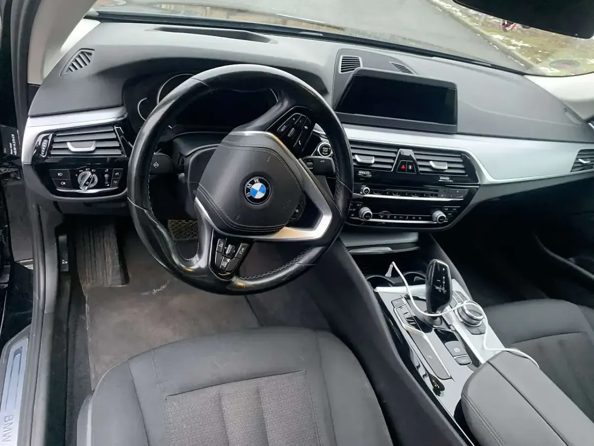 Gebraucht BMW 520 184 PS (135 kW) 2018 Schwarz Limousine