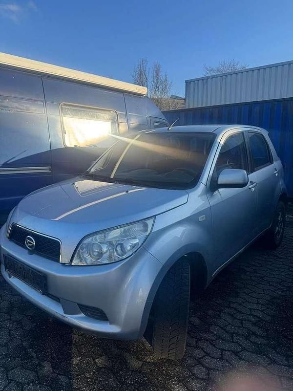 Grün Gebraucht 2006 Daihatsu Terios SUV | 2.549 € (Guter Preis) - Bild 1/4