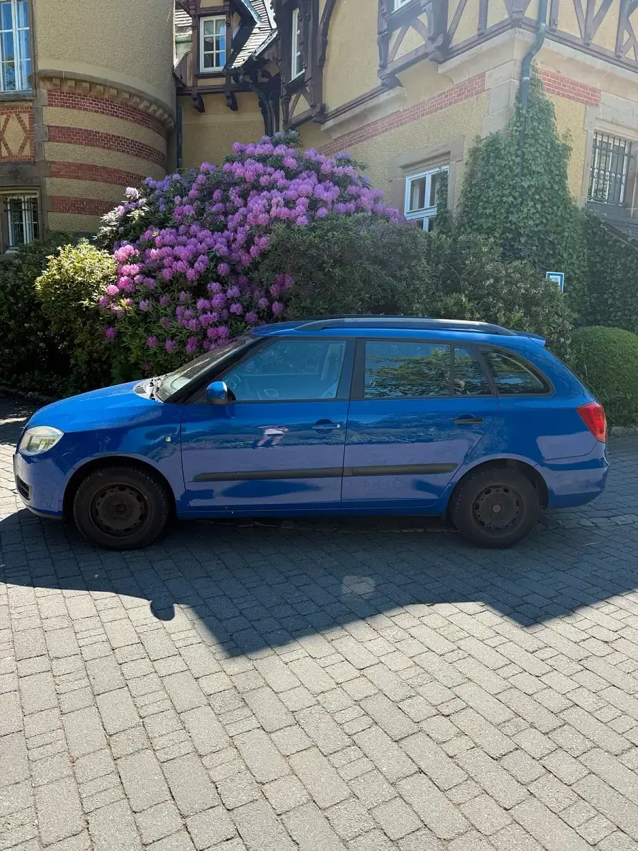 Używany Skoda Fabia 60 KM (44 kW) 2008 Niebieski Kombi